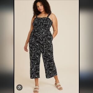 Ingrid & Isabel Black and White Floral Dress